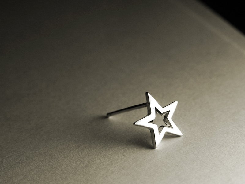 星星镂空造型纯银耳环(单支/一对) - 耳环/耳夹 - 其他金属 银色