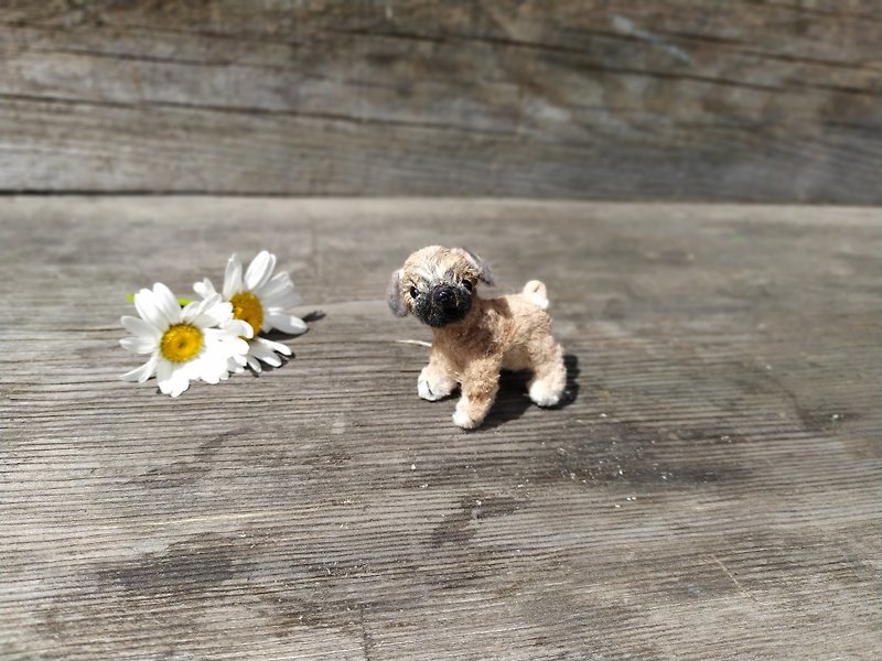 毛绒小狗Amigurumi可爱玩具的微型针织收藏品图 - 玩偶/公仔 - 羊毛 卡其色
