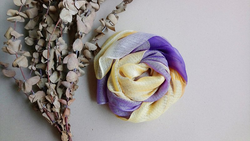 知染生活-天然植物染丝棉(缧萦)围巾/黄紫 - 丝巾 - 丝．绢 