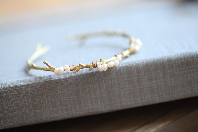 我亲爱的树枝与珍珠手环系列│天然珍珠 黄铜 手环 圣诞 礼物 - 手链/手环 - 其他金属 金色