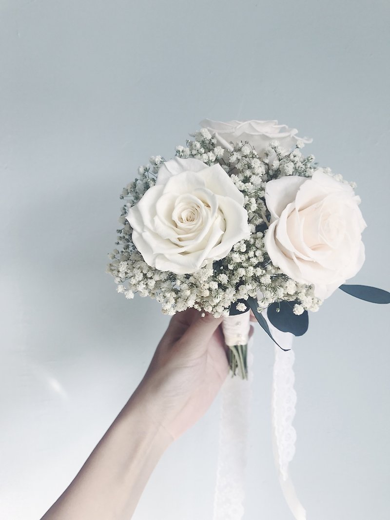 母亲节白色系玫瑰永生花满天星干燥花捧花海外婚纱伴娘球型捧花 - 干燥花/捧花 - 植物．花 白色