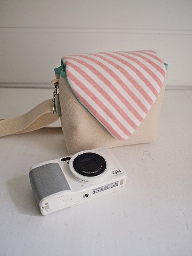 akb48520a订制。马卡龙简约相机包拉链侧背款+相机背带 - 相机包/相机袋 - 棉．麻 粉红色