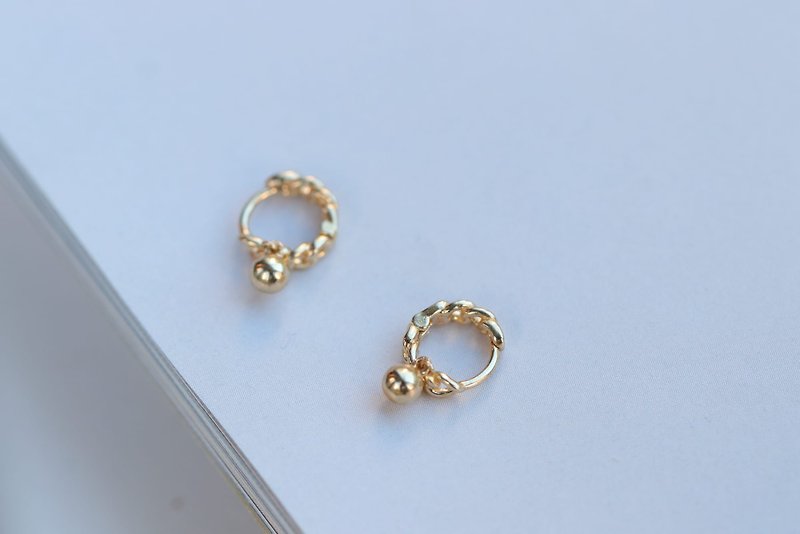 14K Chain Style Earring 链子珠珠小耳扣耳环(单个) (内径 6 mm) - 耳环/耳夹 - 贵金属 金色