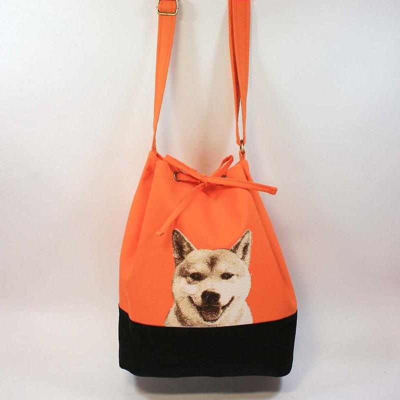 刺绣 水桶包02-柴犬 - 侧背包/斜挎包 - 棉．麻 橘色