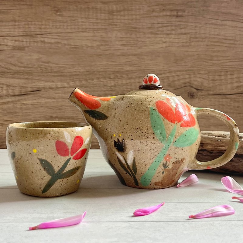 A Lu  松鼠陶壶及陶杯一组/礼物 母亲节 原创手作手绘 仅此一件 - 茶具/茶杯 - 陶 多色