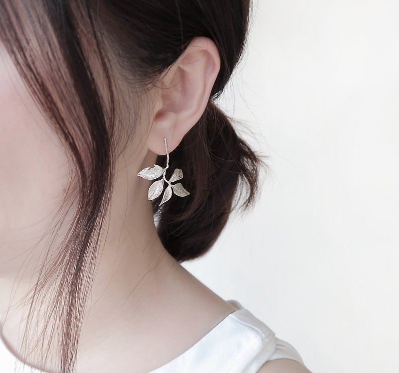 独家 925纯银 森林系 繁叶不对称 耳环 耳夹 一对 免费送礼包装 - 耳环/耳夹 - 纯银 白色