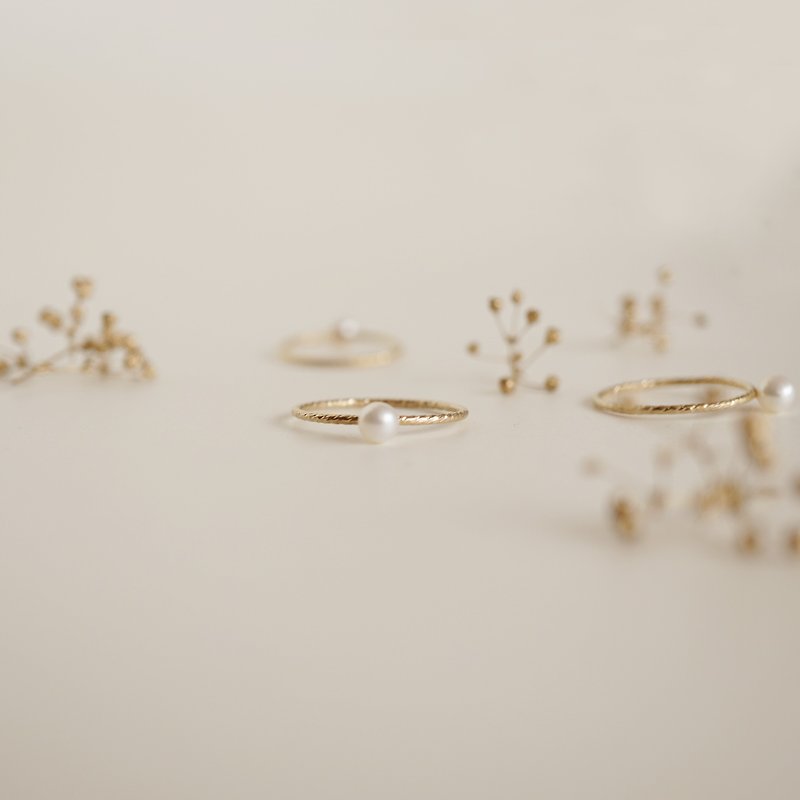 Freshwater Pearl Sparkle Ring - 戒指 - 其他金属 金色