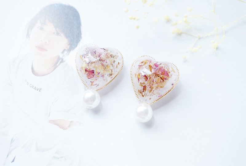 皮尔西雑货 ピアス－复古透明感心形干花珍珠耳环 - 耳环/耳夹 - 植物．花 白色