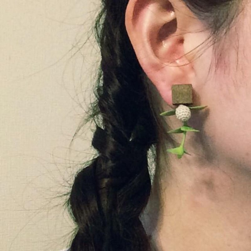 mebuki pierce(ユーカリ)片耳用 - 耳环/耳夹 - 其他材质 咖啡色