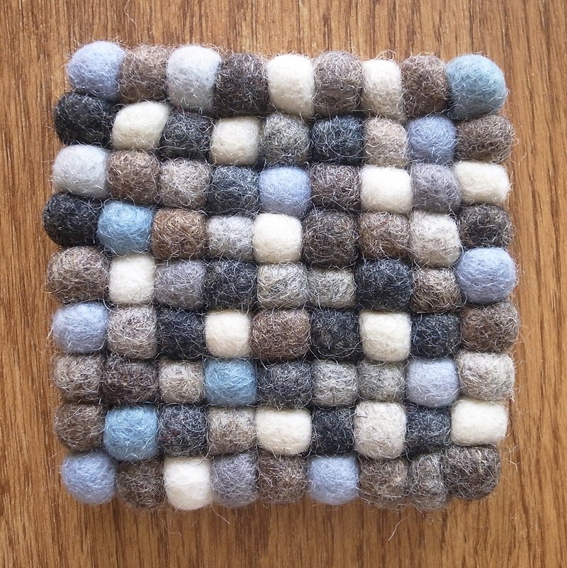 羊毛毡 球球 手工 杯垫 方形 10cm 灰 - 杯垫 - 羊毛 灰色