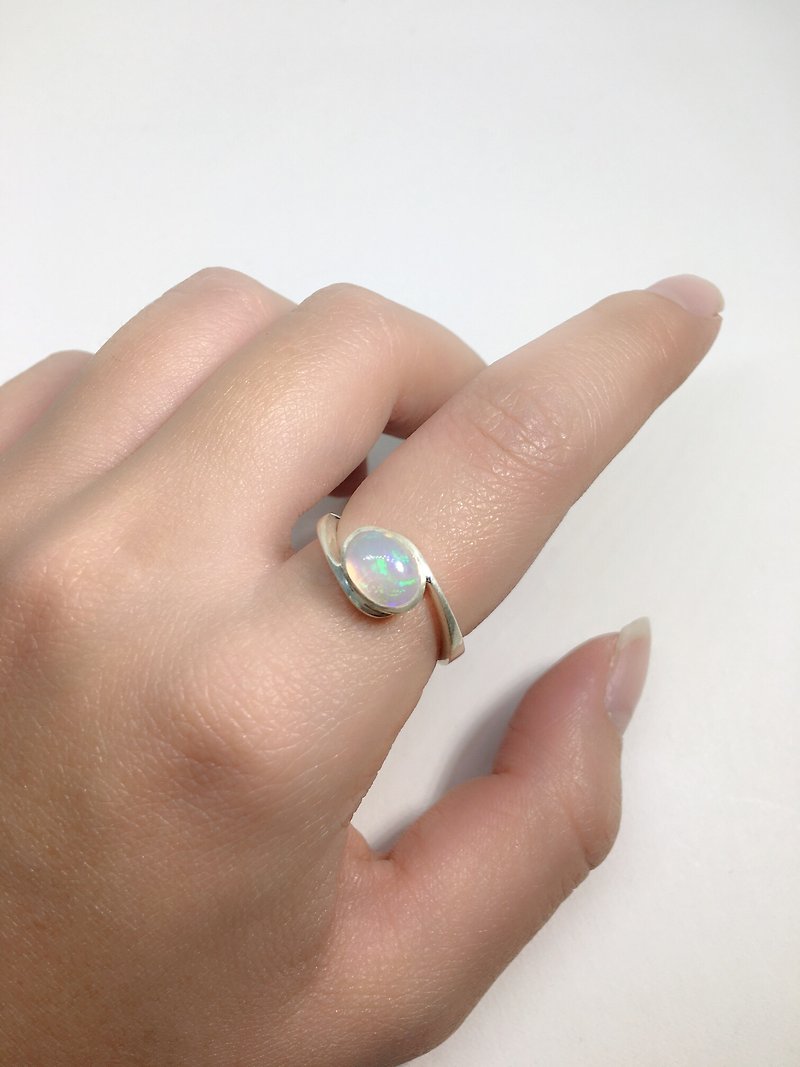 蛋白石纯银曲线戒指 尼泊尔手工镶嵌制作 - 戒指 - 宝石 银色