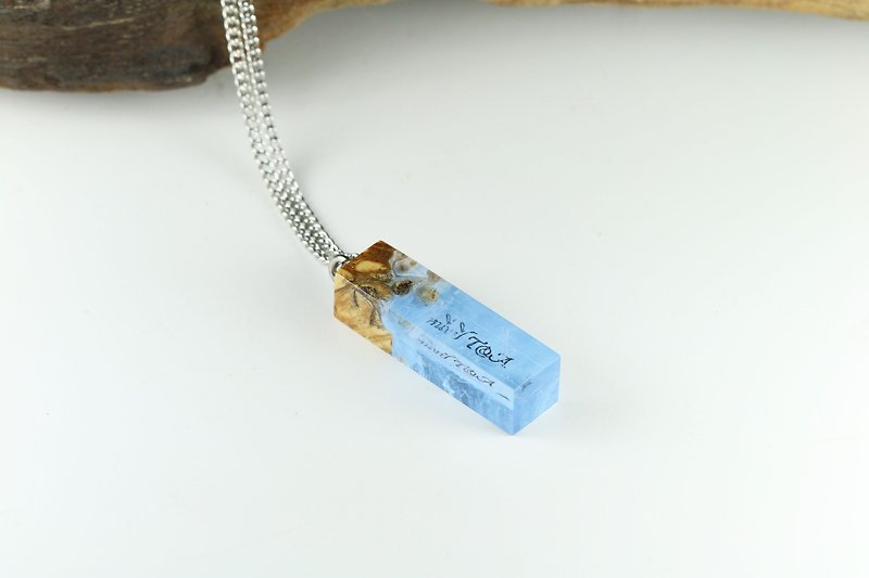 Your signature necklace - Jam pee burl wood x Na pha color with white smoke. - 项链 - 木头 蓝色