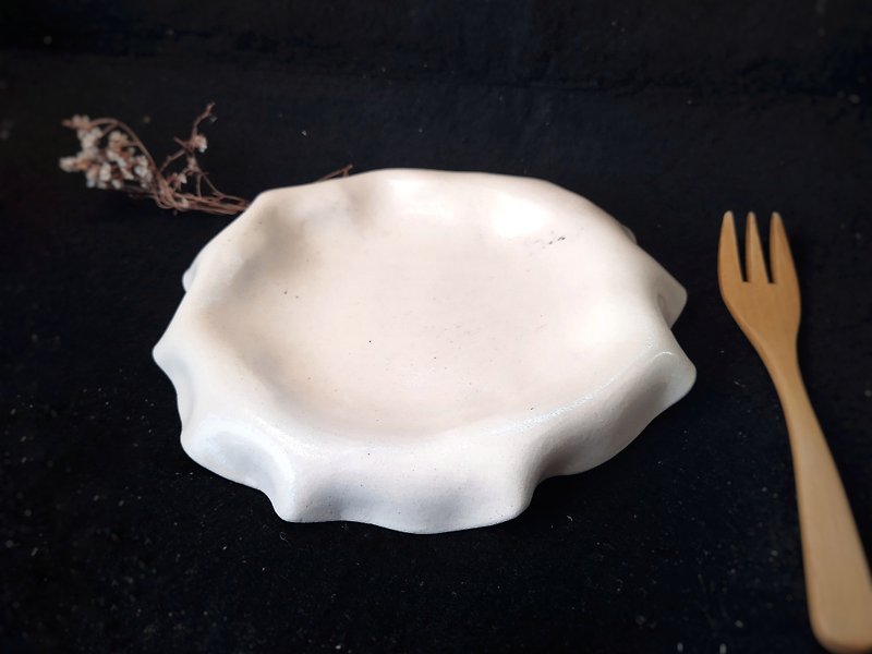 点点细菌系列 布瓷盘 蚊香皿 花器 - 盘子/餐盘/盘架 - 瓷 白色
