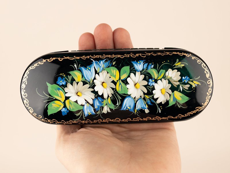 Sunglass case Chamomile flowers, Hand Painted Glasses case floral patterns - 眼镜/眼镜框 - 其他材质 