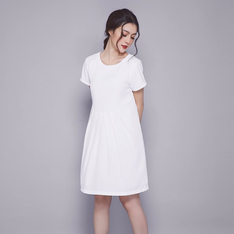 【淡季促销】闪光面料剪裁短袖连衣裙。 - 洋装/连衣裙 - 聚酯纤维 白色