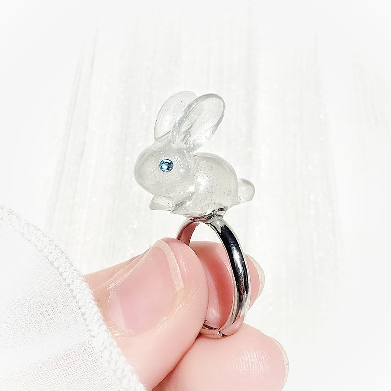 指輪　RanranRabbit　フリーサイズ うさぎ 日本 ハンドメイド - 戒指 - 树脂 白色