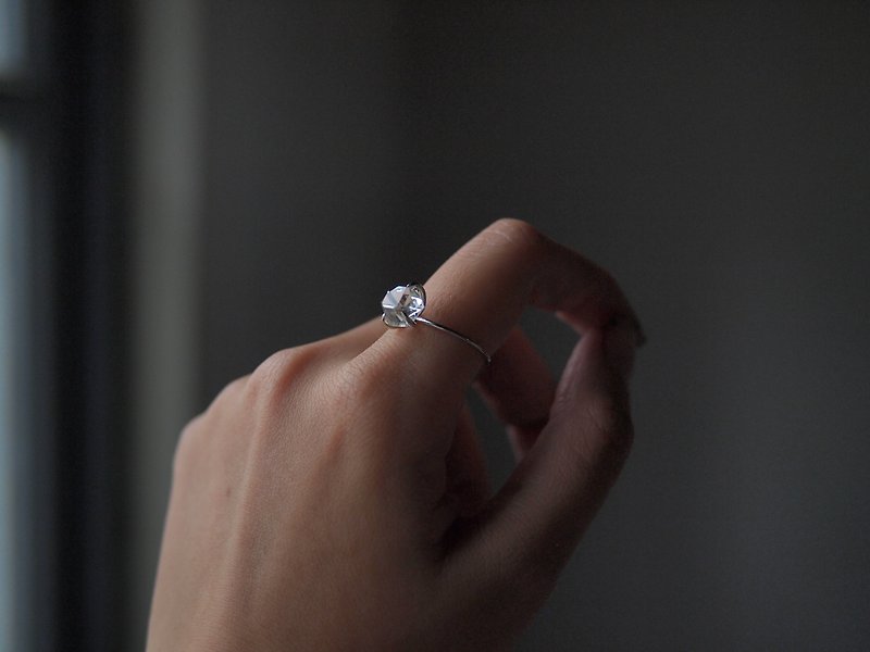 No.4-孰真-独立设计手工制作925银闪灵钻戒指-仅此一件 - 戒指 - 水晶 银色