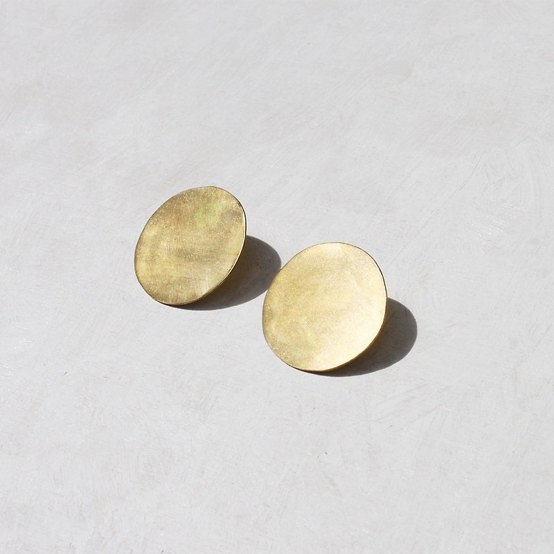 简约黄铜中圆片耳环 - 925纯银耳针 - 耳环/耳夹 - 其他金属 金色