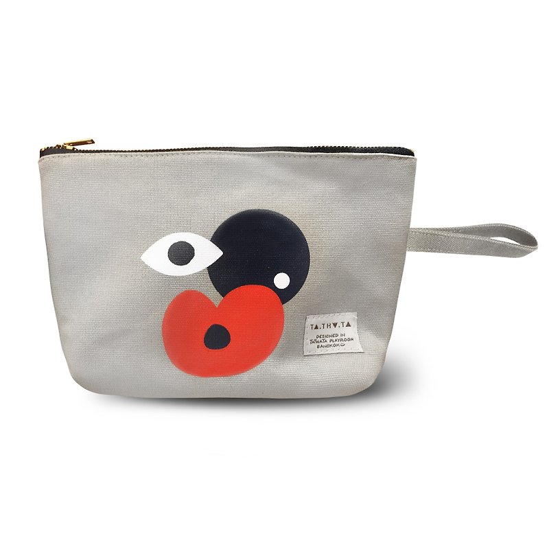 PIN grey kiss : small pouch for small stuffs! from TATHATA, cosmetic bag, coin purse, makeup bag - PinkoiENcontent - 化妆包/杂物包 - 纸 灰色