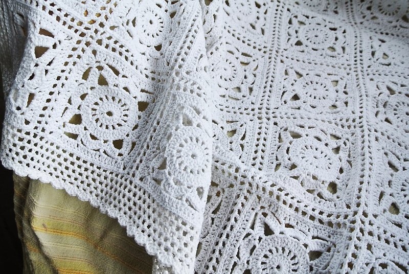 嬰兒毯 White lace crochet baby blanket Cotton knitted crib blanket for newborn - 满月礼盒 - 棉．麻 白色