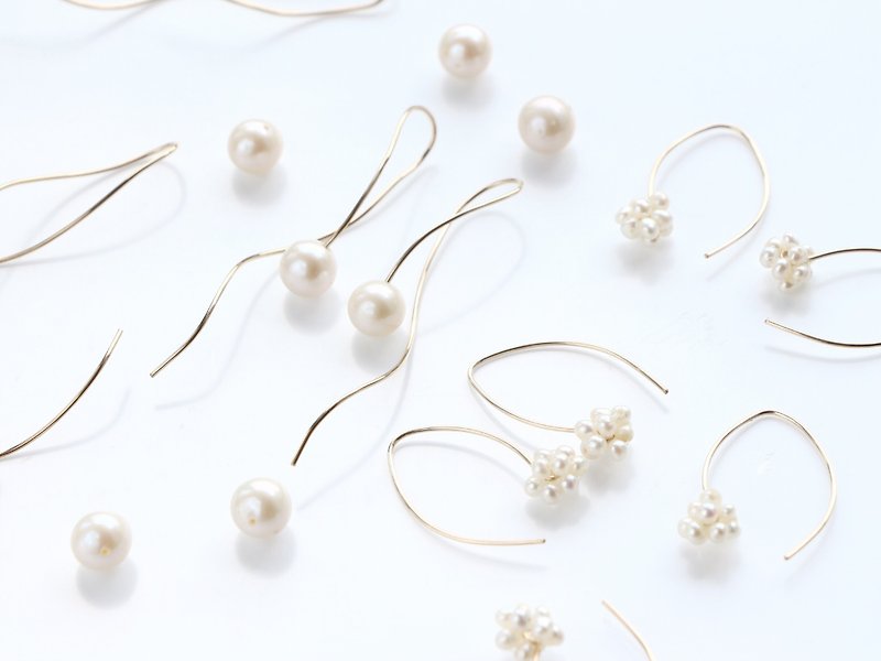 14kgf-Goody bag-nuance curve and minimalist marquis pearl pierced earrings