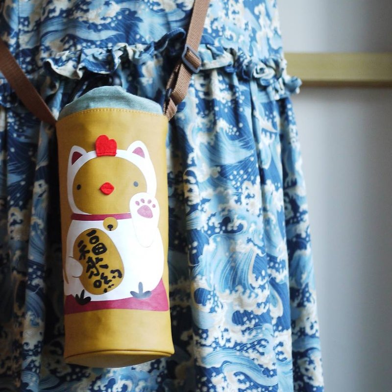 招财鸡猫 防水水壶袋 - 水壶/水瓶 - 棉．麻 黄色