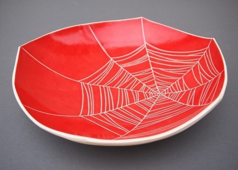 皿 (蜘蛛の巣）赤　plate (spider web) red - 花瓶/陶器 - 陶 红色