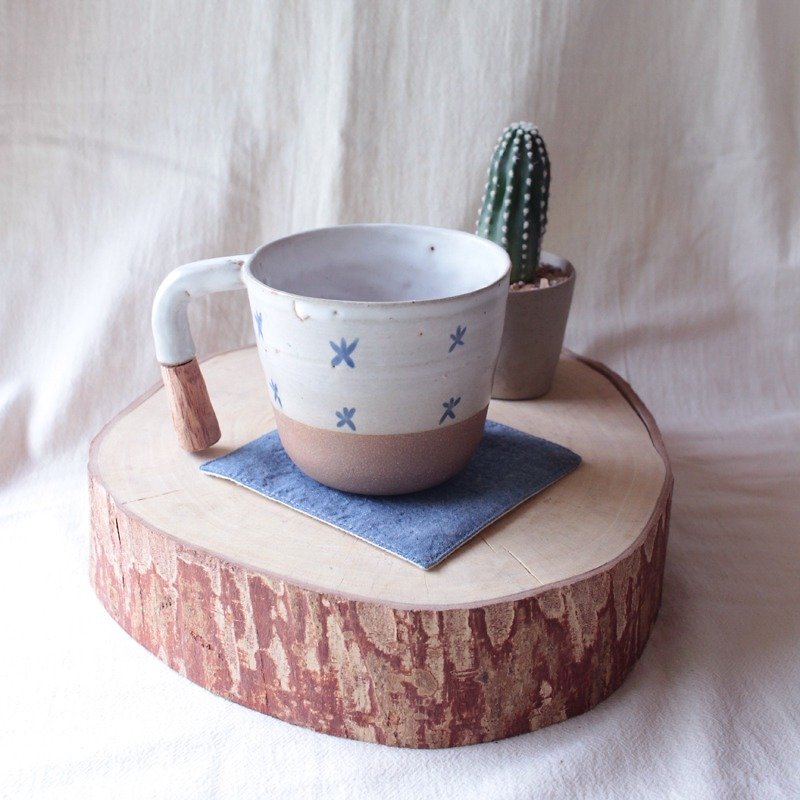 Ceramic coffee cup - 花瓶/陶器 - 陶 白色