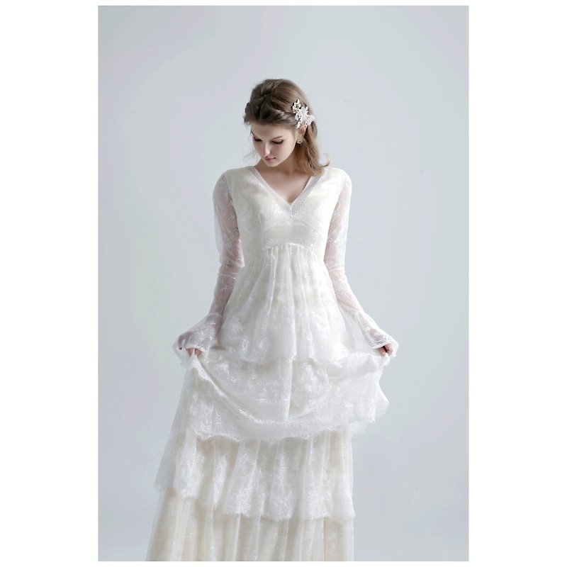 SAMPLE SALE EVA Wedding Dress 波希米亚长袖蕾丝轻婚纱 - 晚装/礼服 - 聚酯纤维 