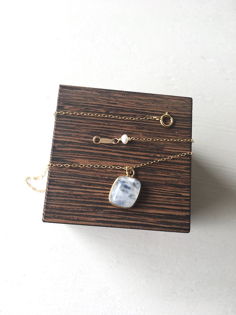 Moonstone bezel necklace 14kgf - 项链 - 石头 白色