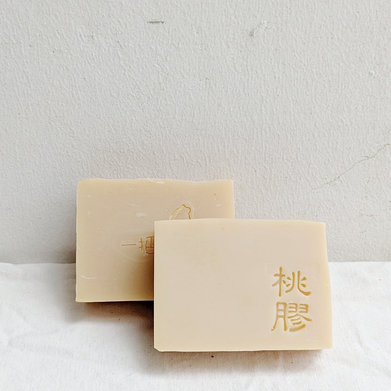 温和 保湿 滑溜桃胶手工皂 - 肥皂/手工皂 - 其他材质 