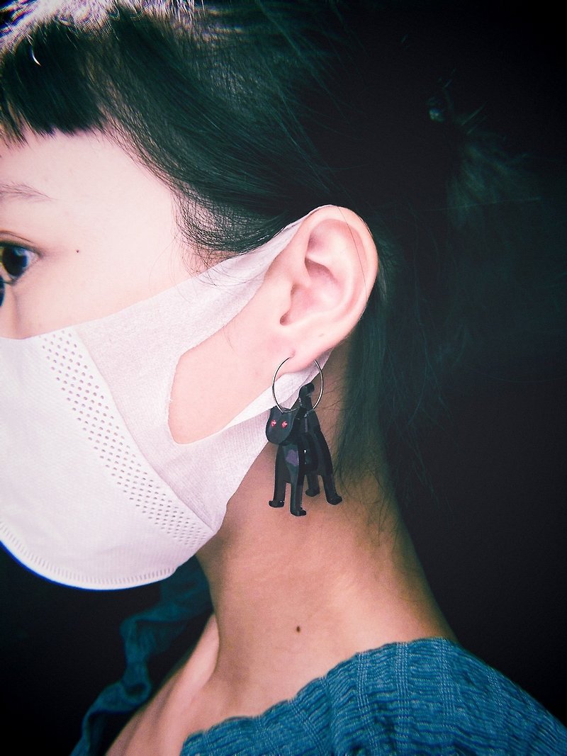 吃鱼的猫耳环 - 耳环/耳夹 - 塑料 透明