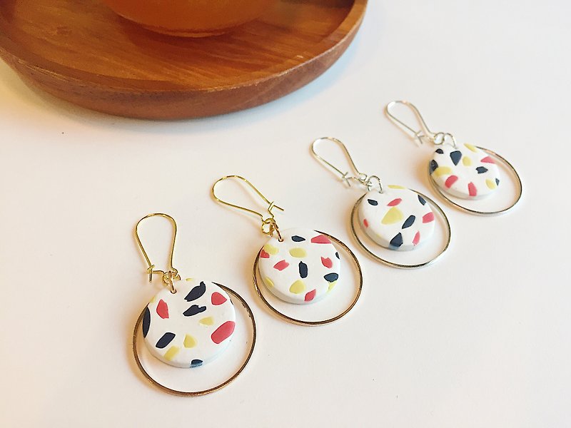 Hand made Polymer clay earrings RBY Terrazzo collection Circle shape - 耳环/耳夹 - 其他材质 多色