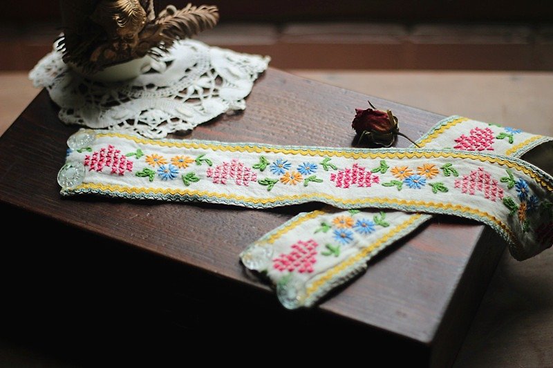 【好日恋物】德国vintage 古董手工刺绣腰带-001 - 腰带/皮带 - 棉．麻 白色