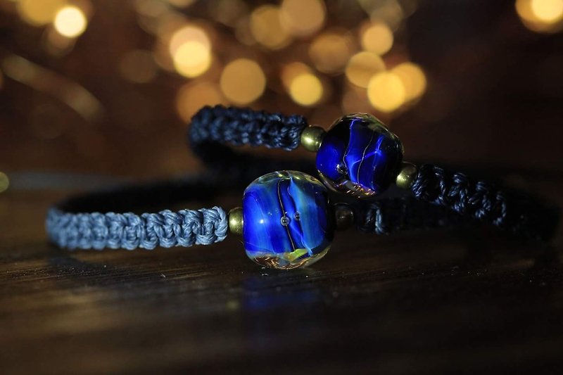 情侣装 “北冰洋”手工玻璃手织绳 - 手链/手环 - 玻璃 蓝色
