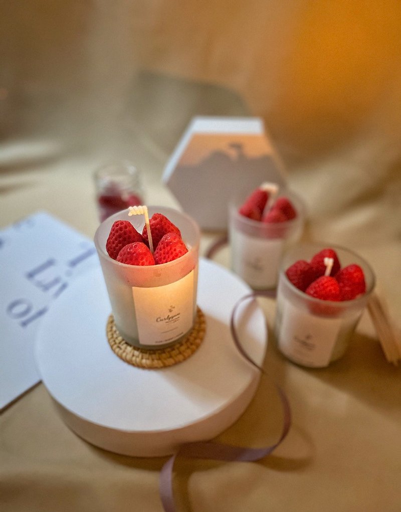 冬日小烛光 草莓奶酪天然大豆罐装蜡烛 - 蜡烛/烛台 - 蜡 红色
