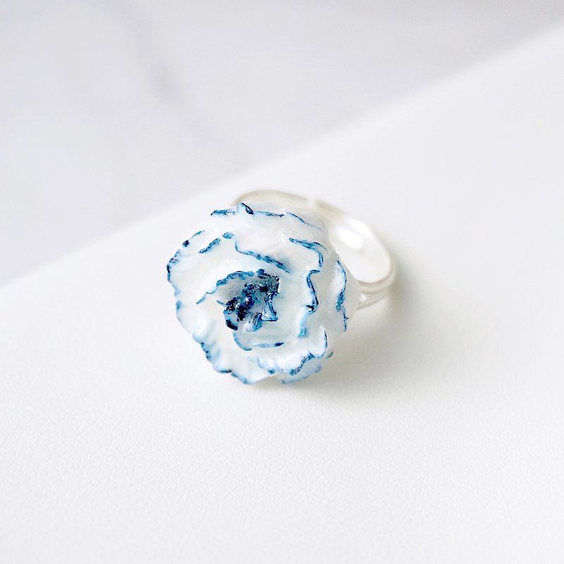 青花瓷风牡丹戒指 手工黏土裱花 - 戒指 - 粘土 蓝色