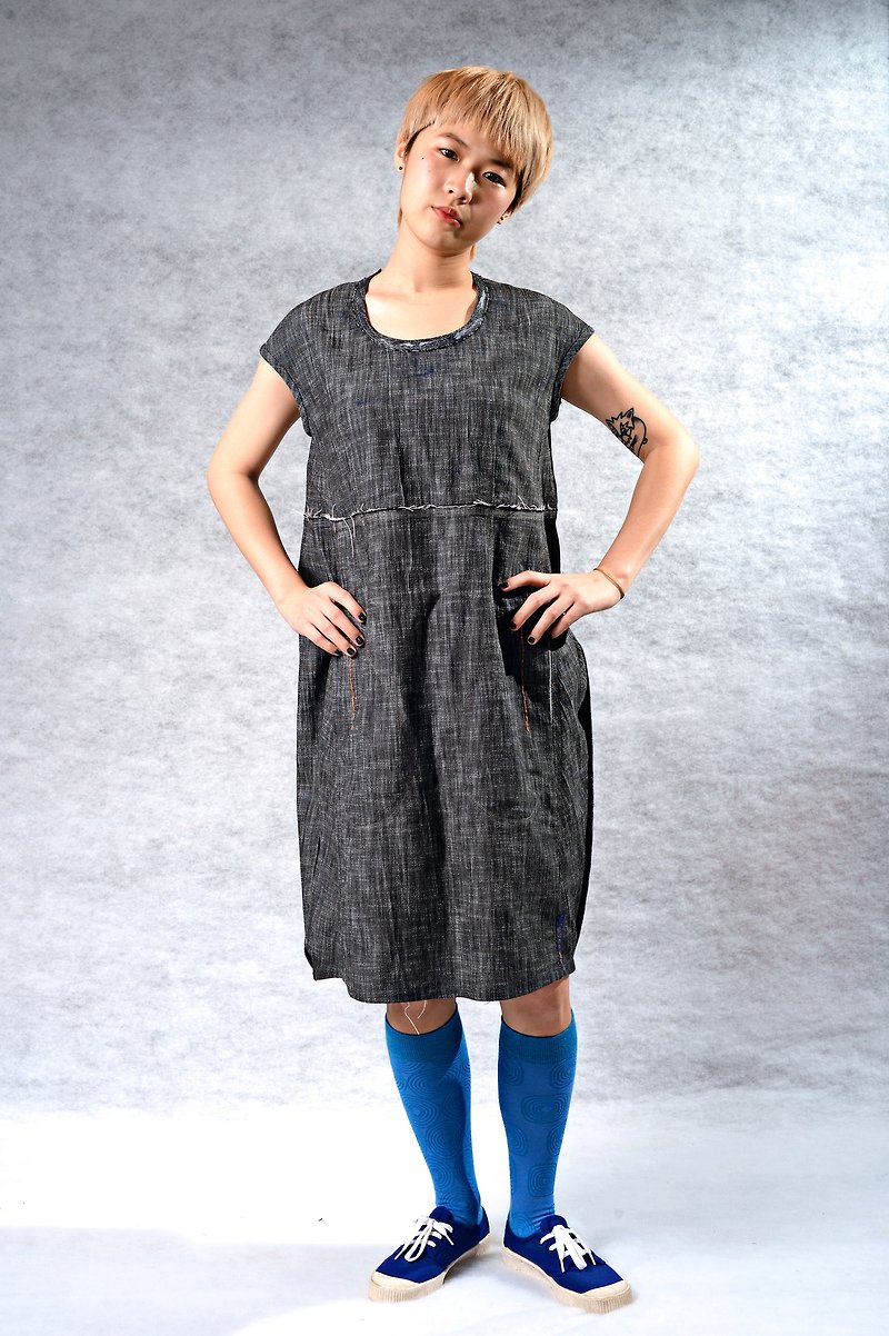 立体花苞两侧弧形口袋 洋装(铁灰/土耳其蓝2色) - 洋装/连衣裙 - 棉．麻 灰色