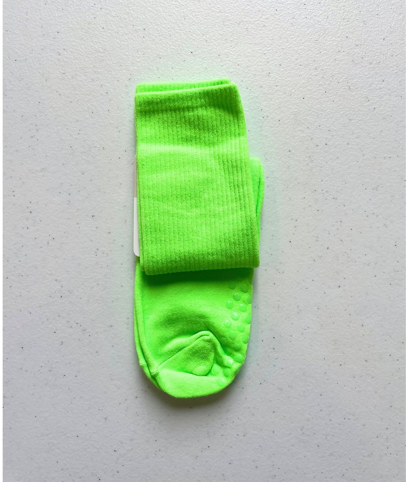 精灵之舞硅胶止滑中筒袜–萤光绿【中筒袜/中筒袜女/厚袜子】 - 袜子 - 其他材质 