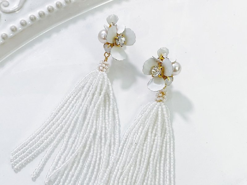 百老汇风情 经典珍珠白流苏珠耳环 - 耳环/耳夹 - 其他材质 白色