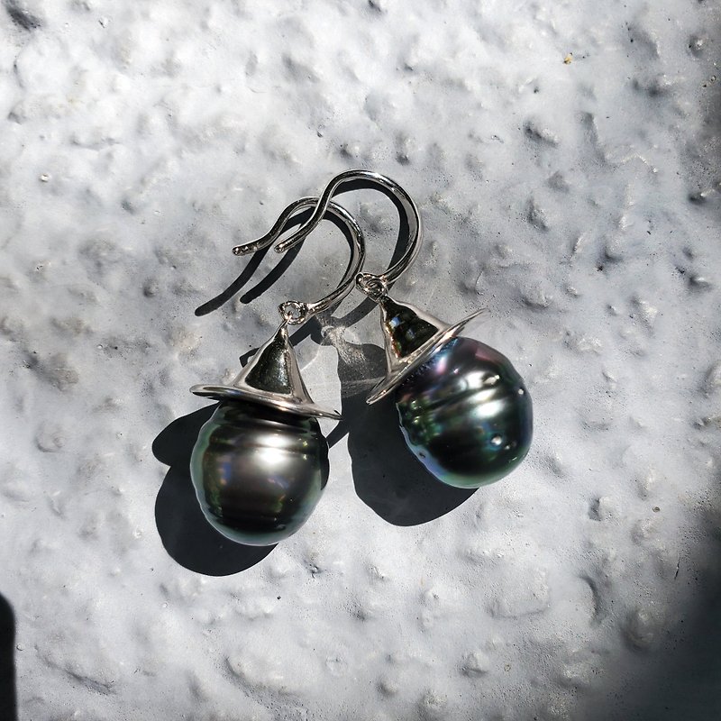【万圣节女巫帽】天然大溪地巴洛克珍珠。独一无二。925纯银耳环 - 耳环/耳夹 - 珍珠 绿色