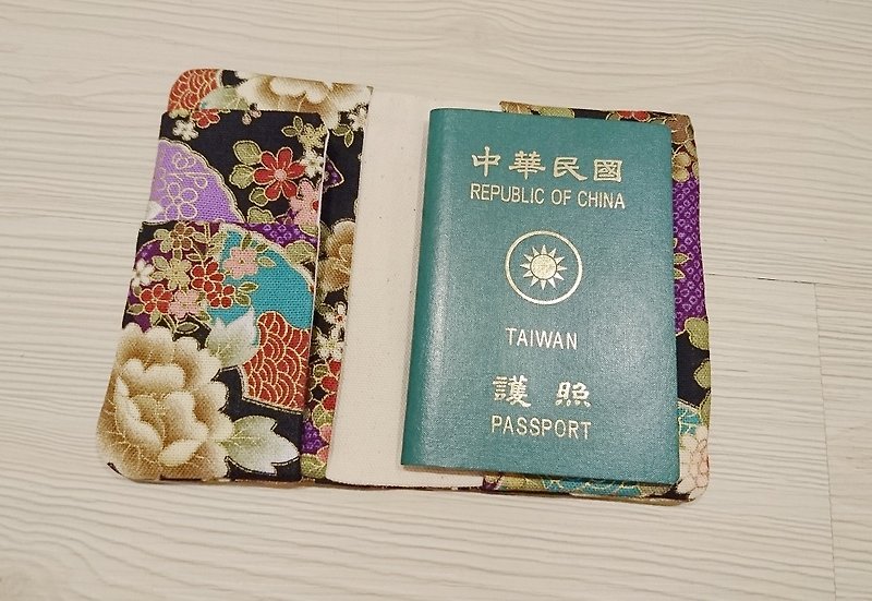 旅行护照套 书衣 日系烫金印花 - 护照夹/护照套 - 棉．麻 多色