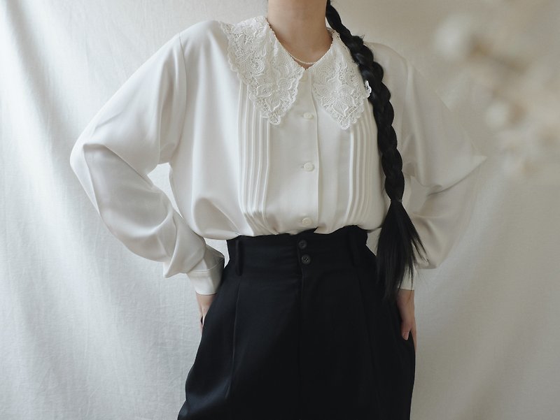 Vintage Off White Long Sleeve Blouse With Large Lace Collar - 女装上衣 - 聚酯纤维 白色