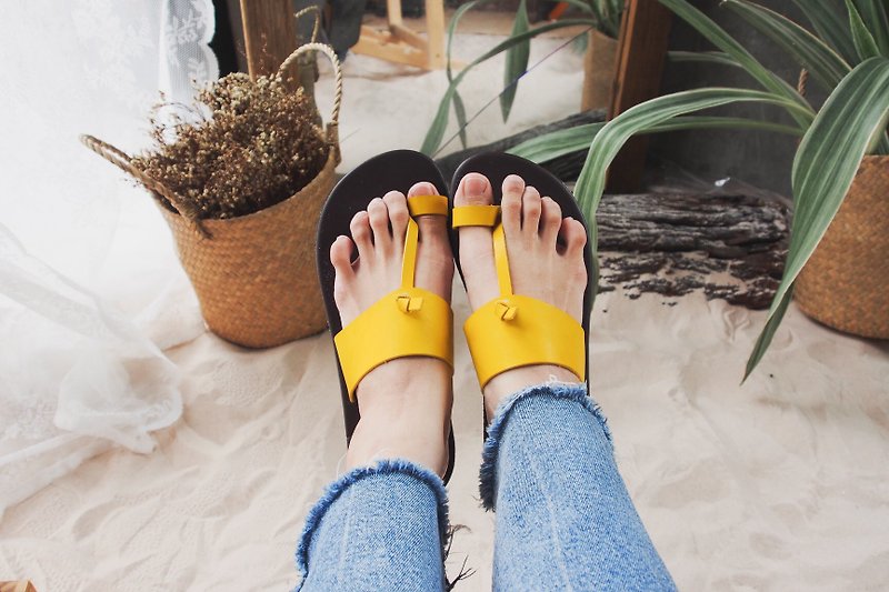 Minimal shoe Yellow Sandal Vintage Leather Slip On Sandal Vintage Style Shoe - 女款皮鞋 - 人造皮革 黄色