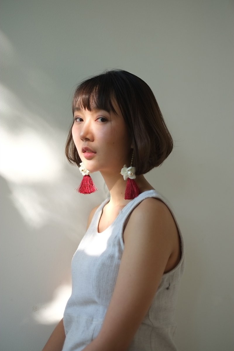Blooming Pearl Earrings - 耳环/耳夹 - 聚酯纤维 红色