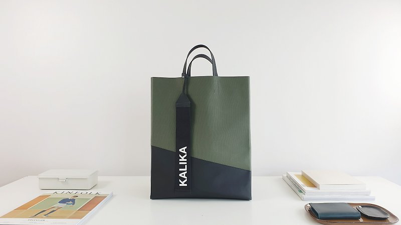 Amit Tote Bag TALL (Size M) - GREEN - 手提包/手提袋 - 防水材质 绿色