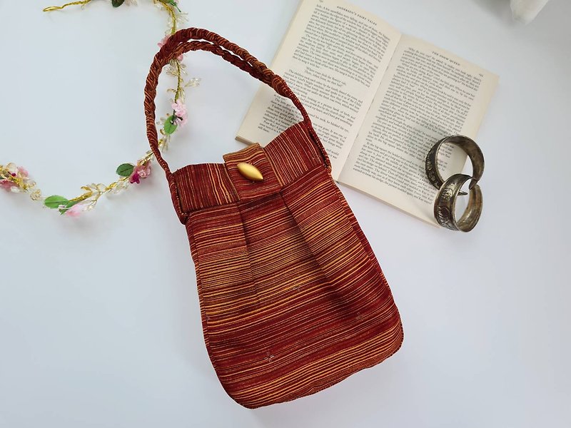 Premium Thai silk handmade bag - (Wood brown color) - 手提包/手提袋 - 丝．绢 咖啡色