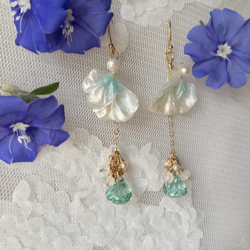 手工耳环 湖水蓝绿花瓣与水晶 可拆开配戴 - 耳环/耳夹 - 宝石 蓝色