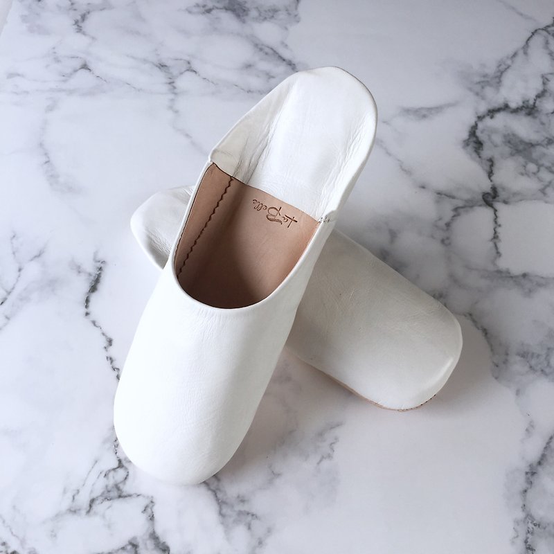 綺麗なシンプルバブーシュ (slippers)　白　メンズ - 室内拖鞋 - 真皮 白色
