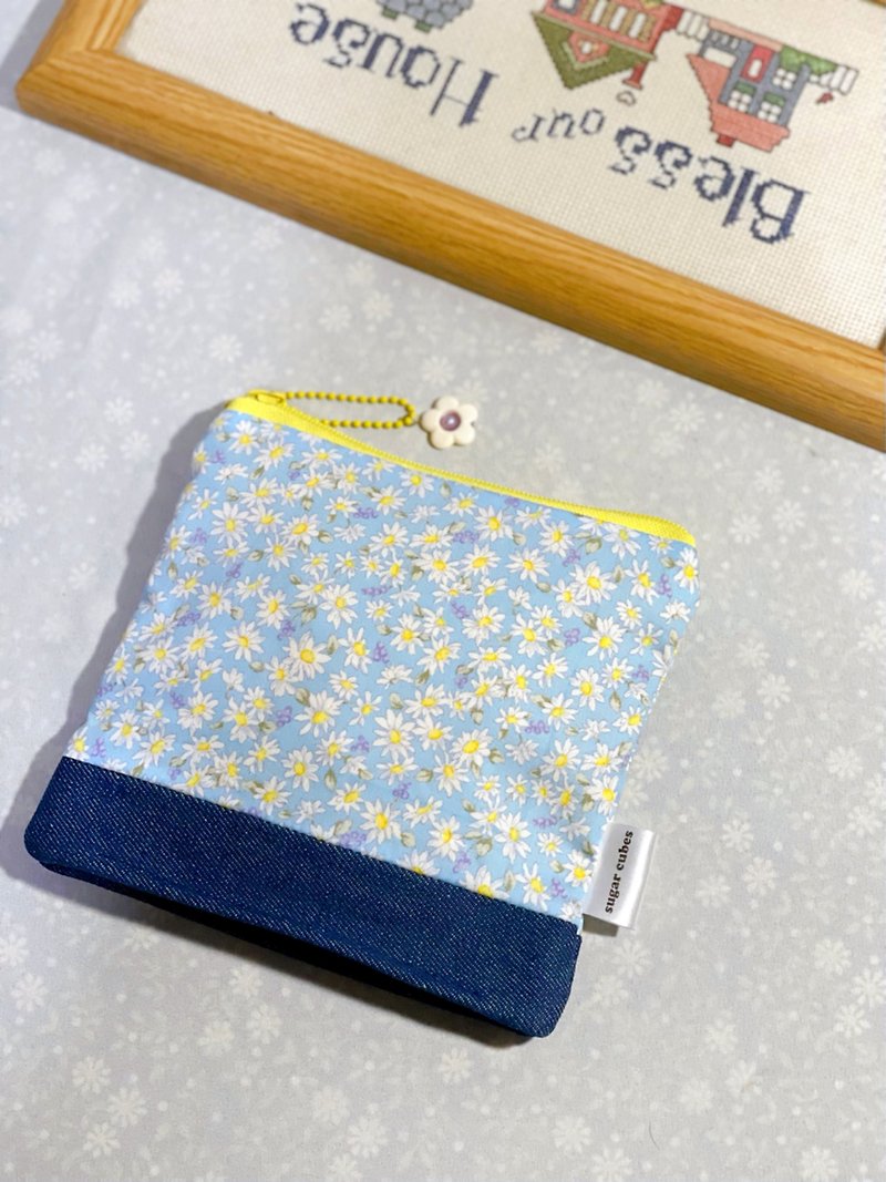 Blue daisy - 化妆包/杂物包 - 棉．麻 